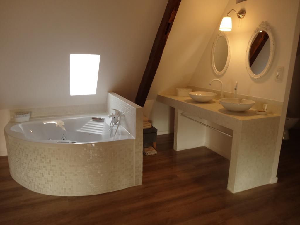 La Bromontoise Chambres D'Hotes Понжибо Екстериор снимка